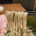 麺屋 まほろ芭 - パツポキ細ストレート麺との相性ももちろん抜群