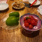 餃子マニア - 杏露酒トマトとピリピリピーマン