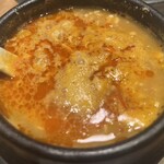 焼肉問屋くに家 - 【豆腐チゲ】明らかに熱いと分かっているのに、火傷してしまう。笑