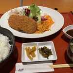 アサヒビール園 - メンチカツ定食700円