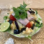 飯田商店 - 斜めからも