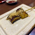 とり囲 - 新メニュー、秋茄子焼き串。するりと秋の香り。