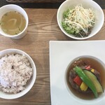 Cafe NICO - 季節の野菜和牛ハンバーグ