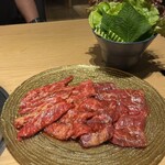 焼肉トラジ  - 