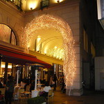 アニヴェルセル カフェ - クリスマスシーズンのライトアップ