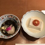 一心太助 - 前菜のもずくとごま豆腐