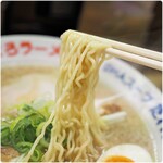 元祖まぐろラーメン - ちゅるちゅるな麺