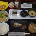 斉北荘 - 朝食
