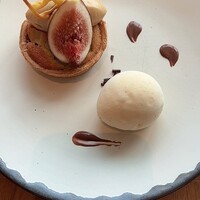 ザ タヴァン グリル＆ラウンジ - 