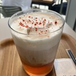 THE CITY BAKERY - ストロベリーキャラメルクリームティーラテのiceでした