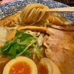 Hishio Ra-Men Hishiogyouza Kuukai - としたタイプの麺
