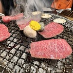 備長炭焼肉としゃぶしゃぶ 仔虎 - 