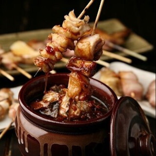 秘伝タレで秘伝職人技が光る串焼きでご提供！