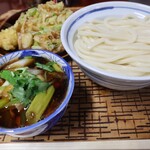 こくや - ◉肉つゆうどん（並）／780円税込
      ◉天ぷら（いか）／140円税込
      ◉天ぷら（かきあげ）／140円税込