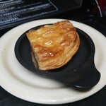 クイーンズベーカリー - アップルパイを暖めました