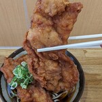 Yayoi Ken - 巨大なモモ肉唐揚げ