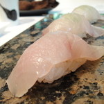 鮨あんりえるるかん - ランチのコース「色」の握り（カンパチ、シマアジ、石鯛）