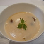 鮨あんりえるるかん - ランチのコース「色」の前菜（シメジの茶碗蒸し、フグの白子入り）