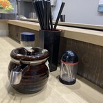 天丼 はなぶさ - 壺の中身はキューちゃん的なやつ。