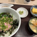海鮮丼 日の出 - 
