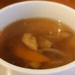 ビストロ コゥジィ - チキンと根菜の具沢山スープ。