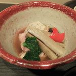 野菜和食　十六の糸 - 桜姫鶏、ごぼう、豆腐の煮物