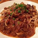ピッツェリア ノーチェ - 短角牛とキノコのボロネーゼ