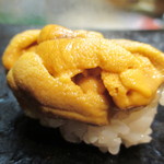 日本橋橘町　都寿司 - 赤雲丹