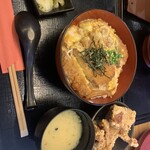 Nurukan Zokkon Hanare - カツ丼膳と唐揚げ3個