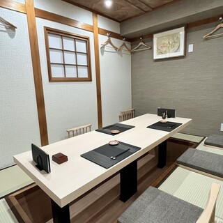 掘り炬燵　6席