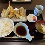 天山 - 上天ぷら定食1300円