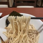 酒肴場 屯 - 三河屋製麺所のパッツン細ストレート麺