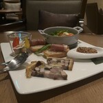 DINING & BAR TABLE 9 TOKYO - 