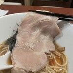 酒肴場 屯 - レアチャーはスープに浸しておいたらしっかり火が入ってしまった、、、