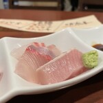 酒肴場 屯 - 真鯛、キジハタ、ヒラマサ、メカジキ