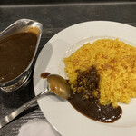 旨さと辛さがここちよい黒カレー 萬栄カレー - 