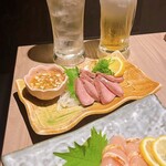 串揚げとレモンサワー かつ政 秋葉原店 - 豚タンサシ　地鶏のタタキ