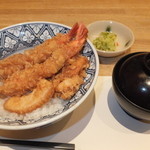 天ぷら新宿つな八 - 大海老天丼　１６８０円　【　２０１３年１０月　】