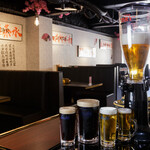 Yakiniku Nijuu Kyuuoosaka Chichi Haru Ongaku Yakiniku - 朝日生ビールを飲み比べ_中ジョッキ～3Lビールタワー