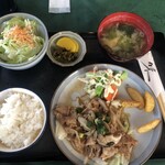 茶豆蘭 - Aランチ(生姜焼き)の全容