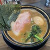 王道家直系 家系ラーメン がく