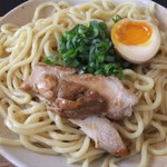 モッチリとした太麺で、おなかにもガツンとくるボリューム:*:・(￣∀￣)・:*: