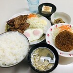 さかえ食堂 - ♪特命'sセレクション
            豚焼肉に目玉焼定食¥820 メンチカツ¥130