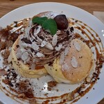 LIKO CAFE - モンブランパンケーキ