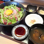 Kadoya - 【ランチ】ねぎとろユッケ丼「深みある味わい、まぐろ好きには堪らない逸品」※メニュー表記通り