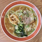 やまか食堂 - ラーメン