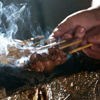 Luxurious pasteurization of Date chicken thighs and lanterns with Hyuga Bincho charcoal