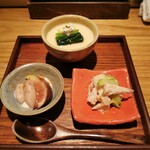 焼鳥 山香 - 前菜盛り合わせ(土佐ジロー卵の茶碗蒸し、土佐はちきん地鶏とハヤトウリの和え物、焼きいちじくとオオマサリの白和え)