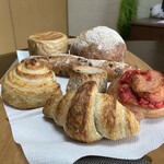 天然こうぼぱん とことこ - 結構、1個のパンがデカいんですYO〜(O_O)