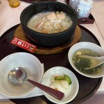 中国料理 珍満 - 石焼きあんかけチャーハン（スープとお新香が付きます）